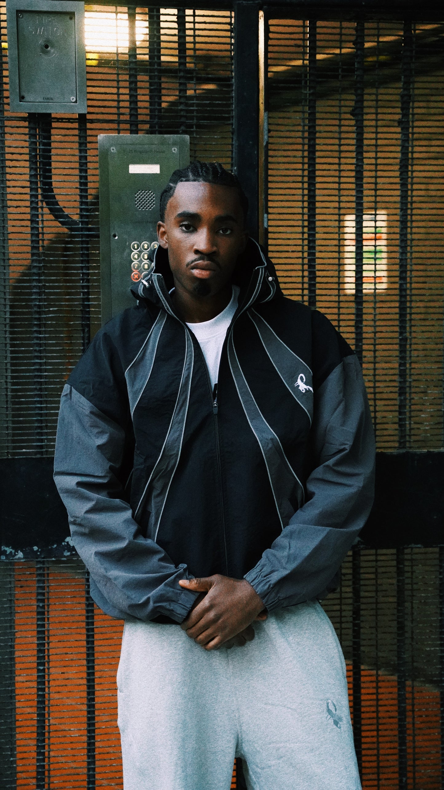 GULLYGUY JACKET - BLACK/GREY